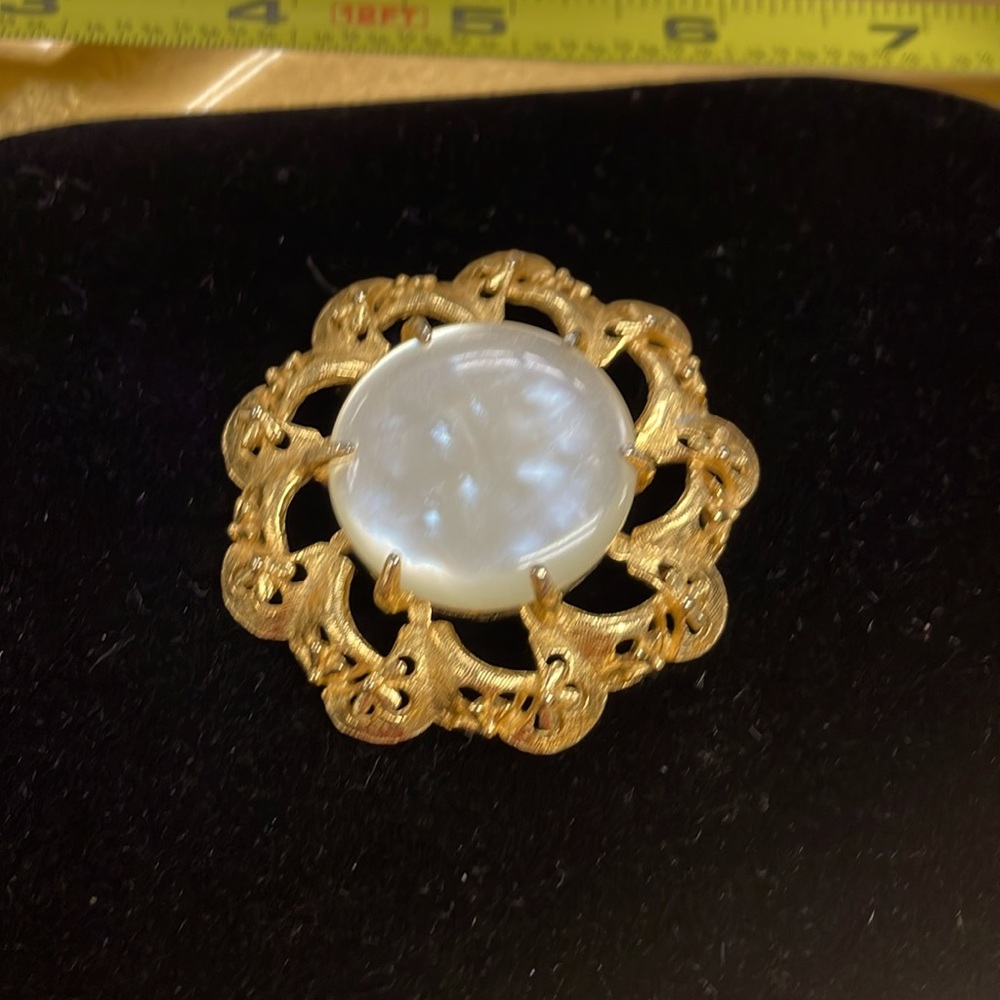 Florenza Brooch very pretty.